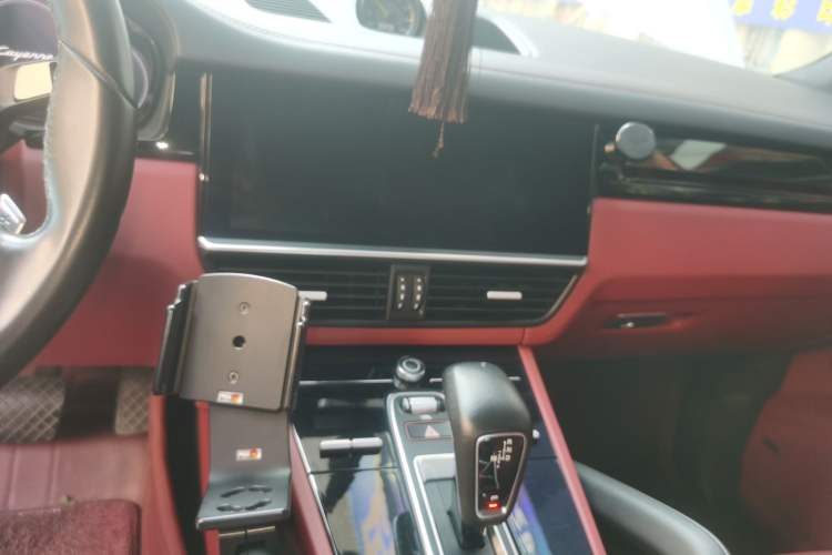Used Porsche Cayenne E-Hybrid 2019 Cayenne E-Hybrid 2.0T Audio And AC Panel