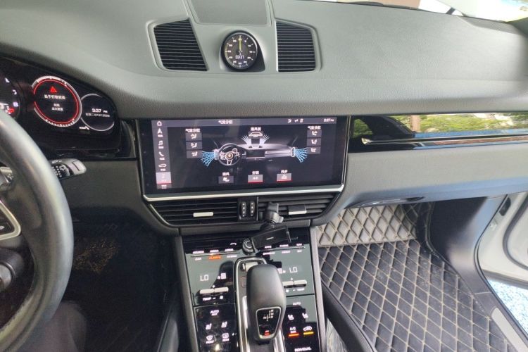 Used Porsche Cayenne E-Hybrid 2019 Cayenne E-Hybrid 2.0T Audio And AC Panel