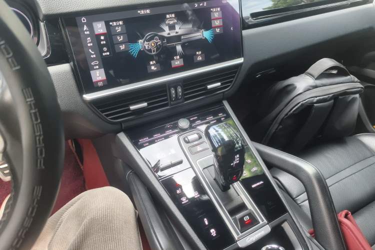 Used Porsche Cayenne E-Hybrid 2019 Cayenne E-Hybrid 2.0T Audio And AC Panel