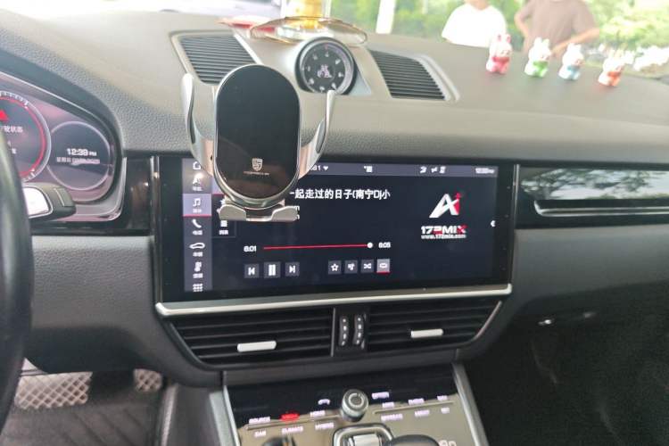 Used Porsche Cayenne E-Hybrid 2019 Cayenne E-Hybrid 2.0T Audio And AC Panel