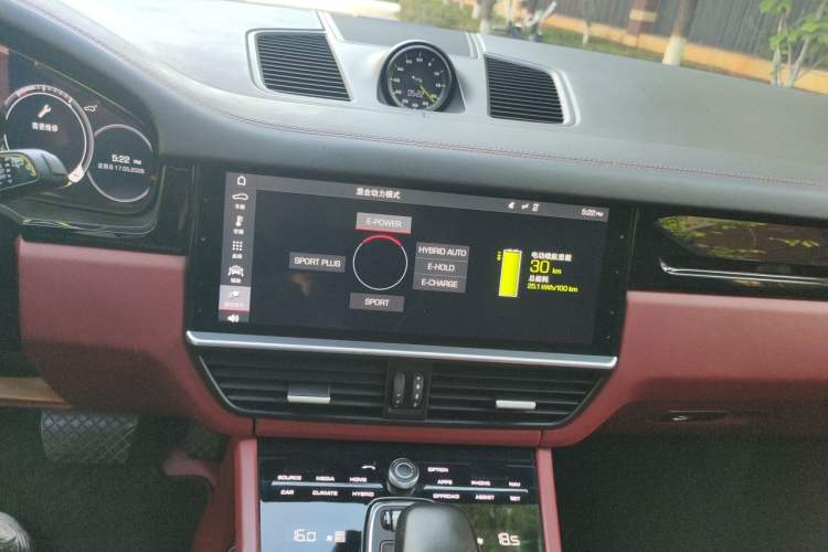 Used Porsche Cayenne E-Hybrid 2019 Cayenne E-Hybrid 2.0T Audio And AC Panel