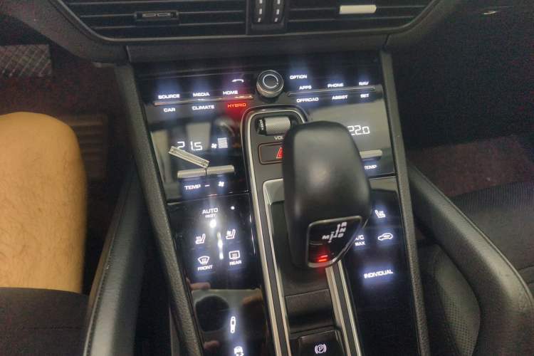 Used Porsche Cayenne E-Hybrid 2019 Cayenne E-Hybrid 2.0T Audio And AC Panel
