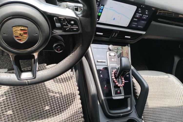 Used Porsche Cayenne E-Hybrid 2019 Cayenne E-Hybrid 2.0T Center Console
