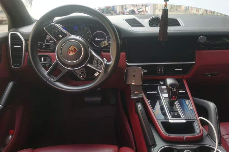 Used Porsche Cayenne E-Hybrid 2019 Cayenne E-Hybrid 2.0T Center Console