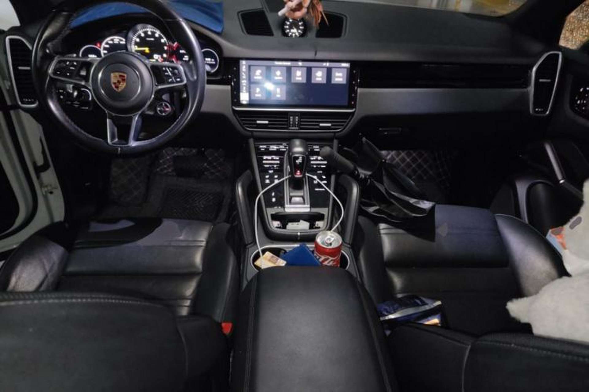 Used Porsche Cayenne E-Hybrid 2019 Cayenne E-Hybrid 2.0T Center Console