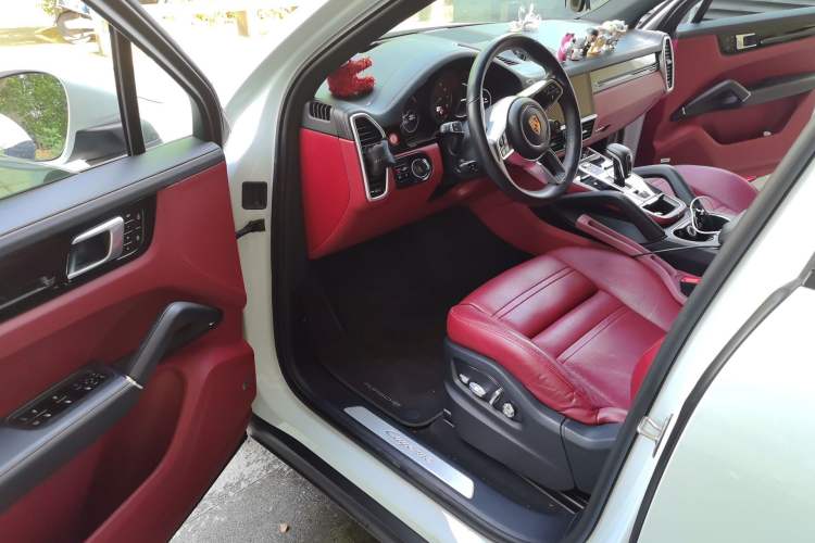 Used Porsche Cayenne E-Hybrid 2019 Cayenne E-Hybrid 2.0T Driver Seat