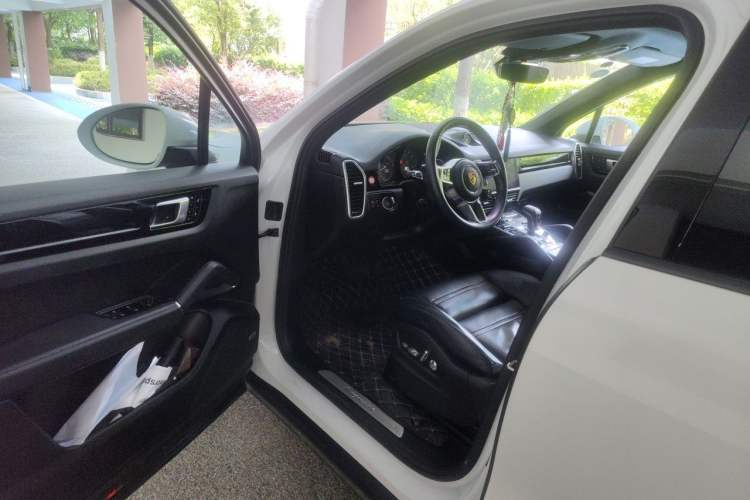 Used Porsche Cayenne E-Hybrid 2019 Cayenne E-Hybrid 2.0T Driver Seat