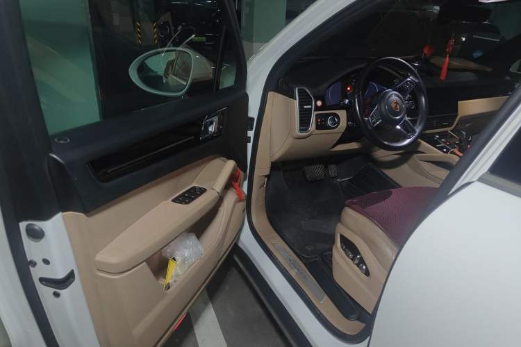 Used Porsche Cayenne E-Hybrid 2019 Cayenne E-Hybrid 2.0T Driver Seat