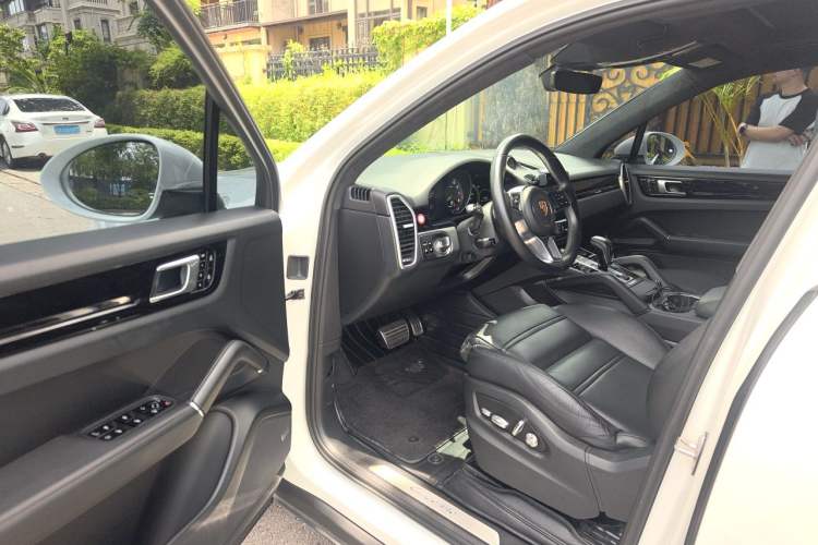 Used Porsche Cayenne E-Hybrid 2019 Cayenne E-Hybrid 2.0T Driver Seat