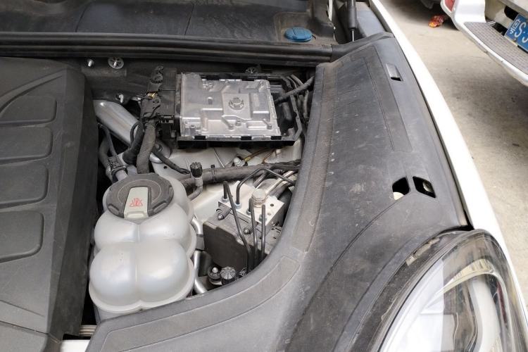 Used Porsche Cayenne E-Hybrid 2019 Cayenne E-Hybrid 2.0T Engine Bay Left