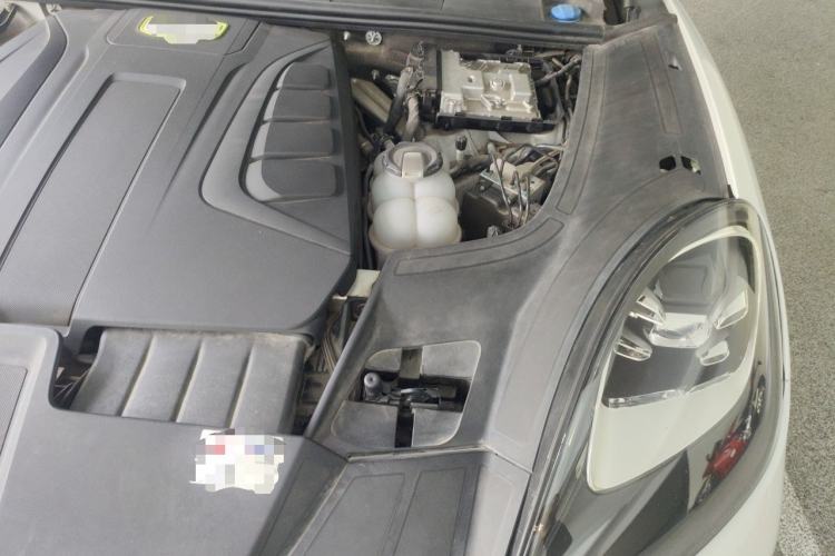 Used Porsche Cayenne E-Hybrid 2019 Cayenne E-Hybrid 2.0T Engine Bay Left