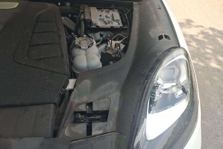 Used Porsche Cayenne E-Hybrid 2019 Cayenne E-Hybrid 2.0T Engine Bay Left