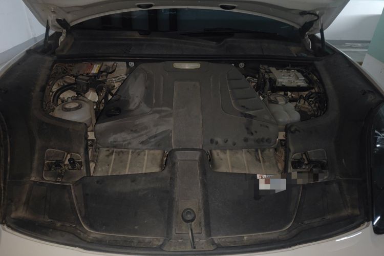 Used Porsche Cayenne E-Hybrid 2019 Cayenne E-Hybrid 2.0T Engine Bay