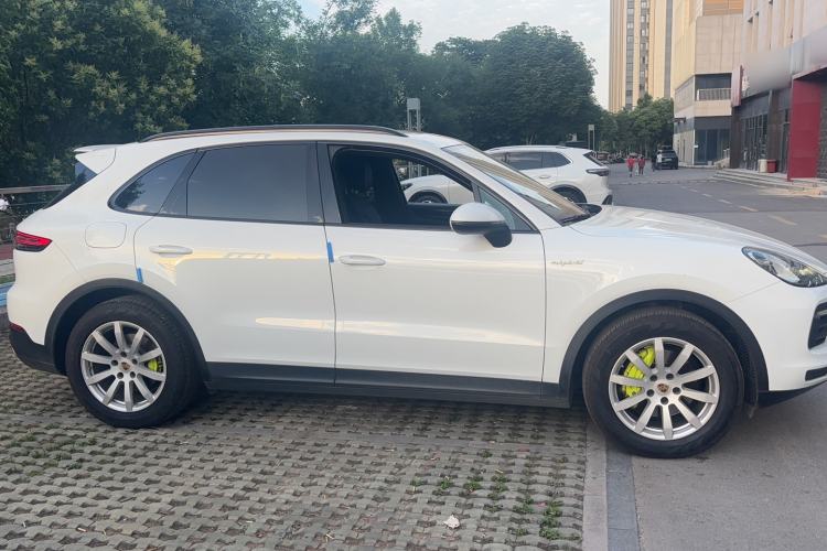 Used Porsche Cayenne E-Hybrid 2019 Cayenne E-Hybrid 2.0T Exterior 2