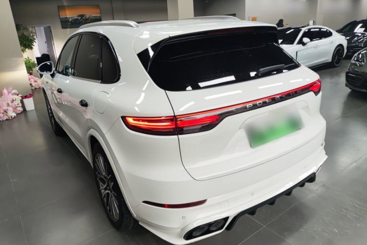 Used Porsche Cayenne E-Hybrid 2019 Cayenne E-Hybrid 2.0T Exterior 2