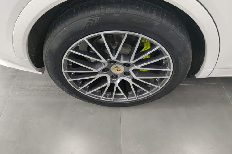 Used Porsche Cayenne E-Hybrid 2019 Cayenne E-Hybrid 2.0T Exterior 5
