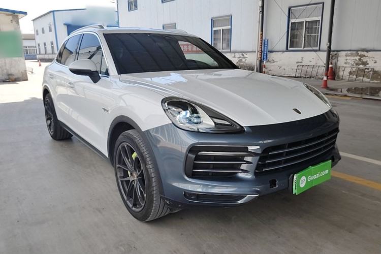 Used Porsche Cayenne E-Hybrid 2019 Cayenne E-Hybrid 2.0T Front Right 45 Deg