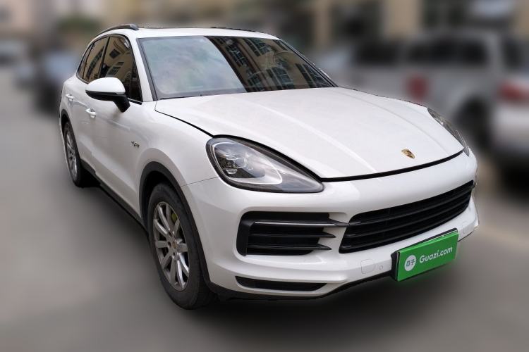 Used Porsche Cayenne E-Hybrid 2019 Cayenne E-Hybrid 2.0T Front Right 45 Deg