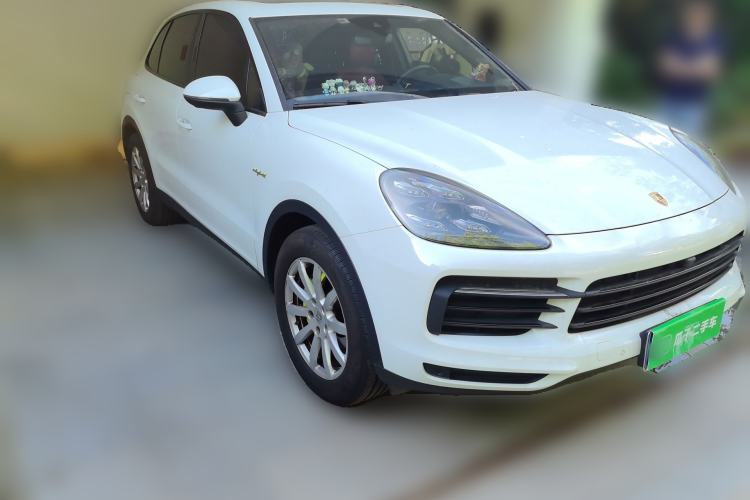 Used Porsche Cayenne E-Hybrid 2019 Cayenne E-Hybrid 2.0T Front Right 45 Deg