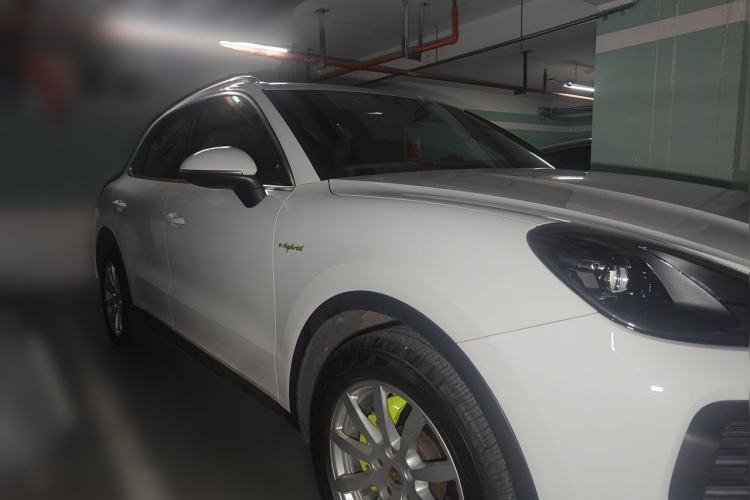 Used Porsche Cayenne E-Hybrid 2019 Cayenne E-Hybrid 2.0T Front Right 45 Deg