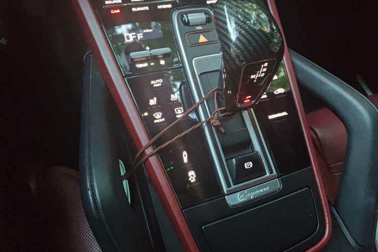 Used Porsche Cayenne E-Hybrid 2019 Cayenne E-Hybrid 2.0T Gear Lever