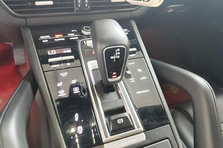 Used Porsche Cayenne E-Hybrid 2019 Cayenne E-Hybrid 2.0T Gear Lever