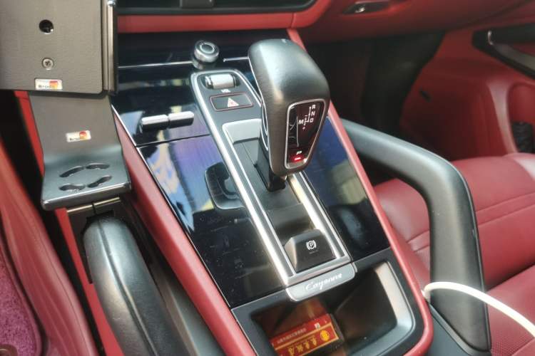 Used Porsche Cayenne E-Hybrid 2019 Cayenne E-Hybrid 2.0T Gear Lever