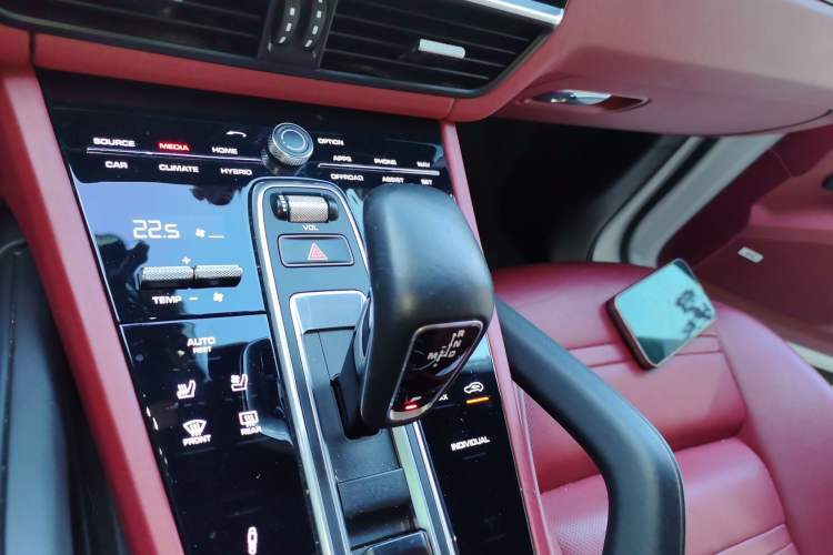 Used Porsche Cayenne E-Hybrid 2019 Cayenne E-Hybrid 2.0T Gear Lever