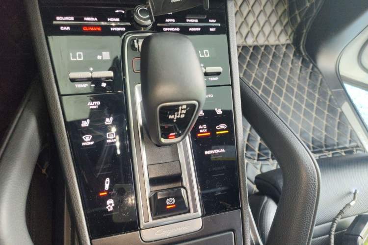 Used Porsche Cayenne E-Hybrid 2019 Cayenne E-Hybrid 2.0T Gear Lever