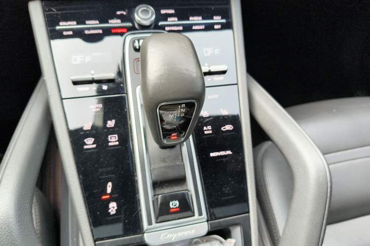 Used Porsche Cayenne E-Hybrid 2019 Cayenne E-Hybrid 2.0T Gear Lever