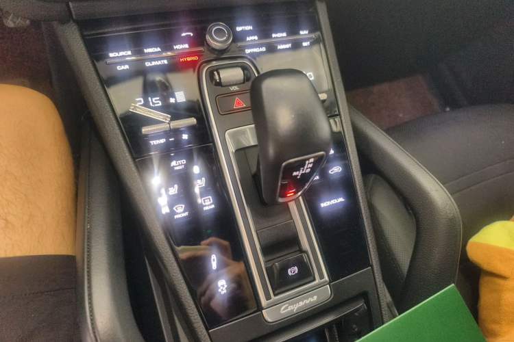 Used Porsche Cayenne E-Hybrid 2019 Cayenne E-Hybrid 2.0T Gear Lever