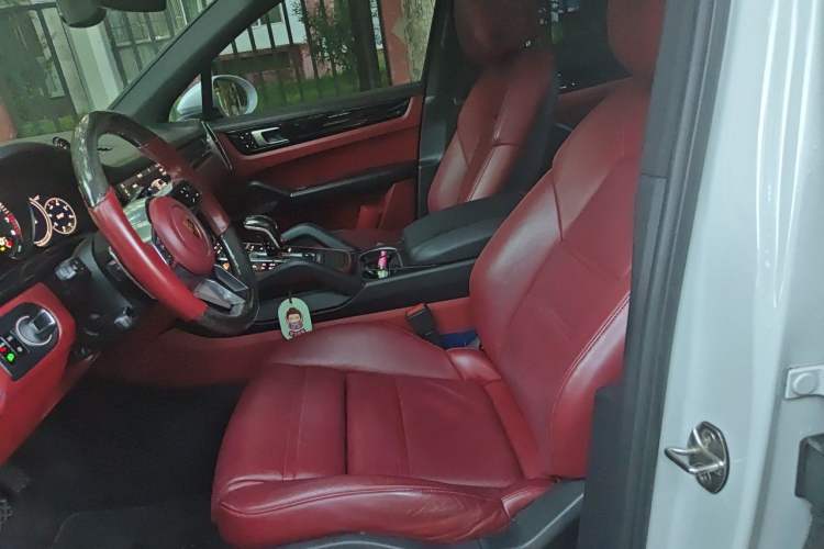 Used Porsche Cayenne E-Hybrid 2019 Cayenne E-Hybrid 2.0T Left Front Seat