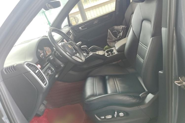 Used Porsche Cayenne E-Hybrid 2019 Cayenne E-Hybrid 2.0T Left Front Seat
