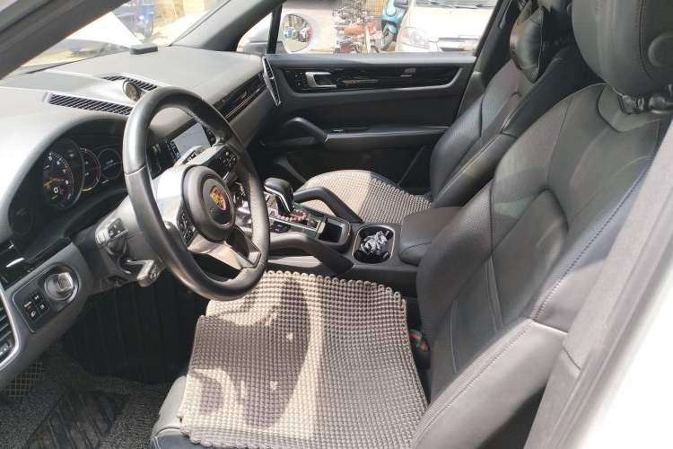 Used Porsche Cayenne E-Hybrid 2019 Cayenne E-Hybrid 2.0T Left Front Seat