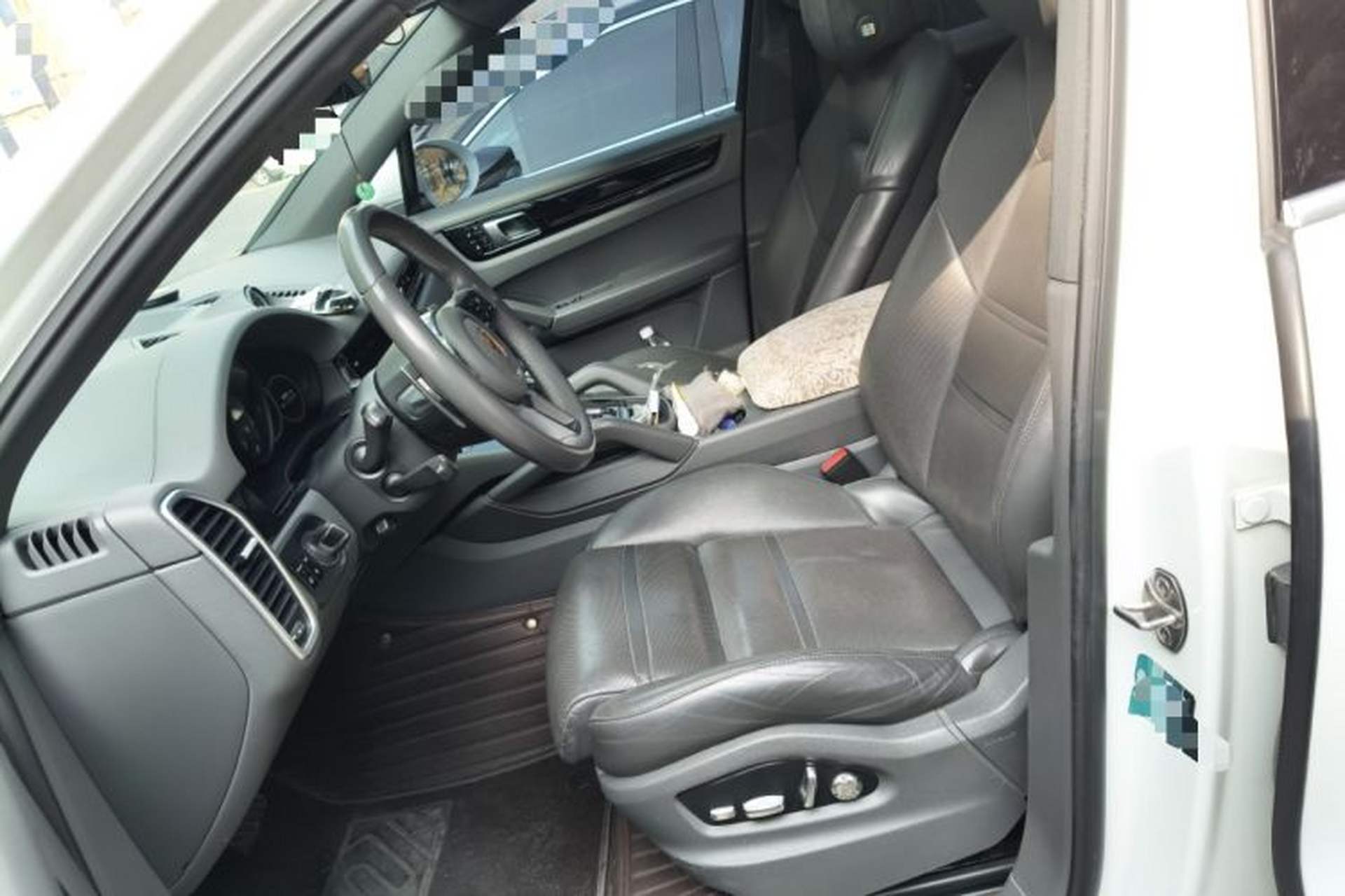 Used Porsche Cayenne E-Hybrid 2019 Cayenne E-Hybrid 2.0T Left Front Seat