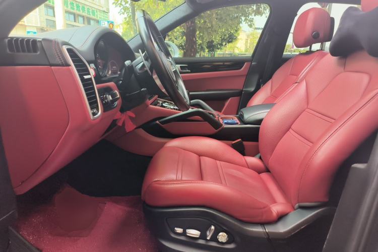 Used Porsche Cayenne E-Hybrid 2019 Cayenne E-Hybrid 2.0T Left Front Seat