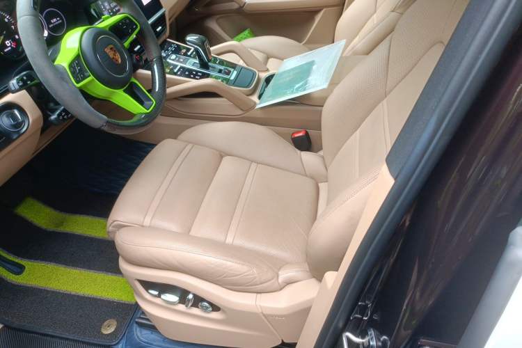 Used Porsche Cayenne E-Hybrid 2019 Cayenne E-Hybrid 2.0T Left Front Seat