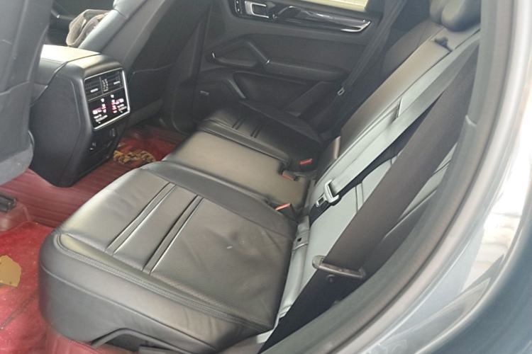 Used Porsche Cayenne E-Hybrid 2019 Cayenne E-Hybrid 2.0T Left Rear Seat