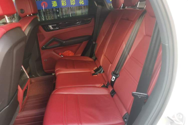 Used Porsche Cayenne E-Hybrid 2019 Cayenne E-Hybrid 2.0T Left Rear Seat
