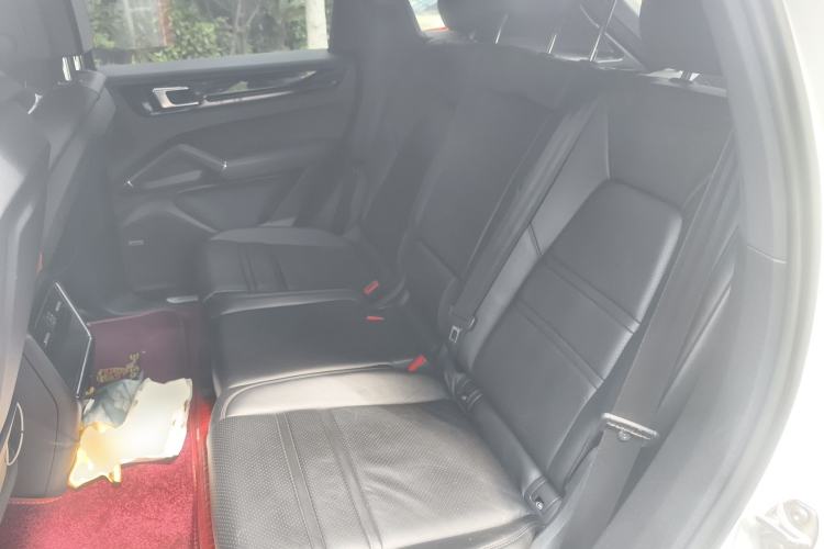 Used Porsche Cayenne E-Hybrid 2019 Cayenne E-Hybrid 2.0T Left Rear Seat