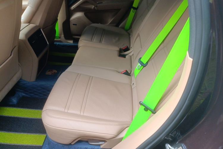 Used Porsche Cayenne E-Hybrid 2019 Cayenne E-Hybrid 2.0T Left Rear Seat