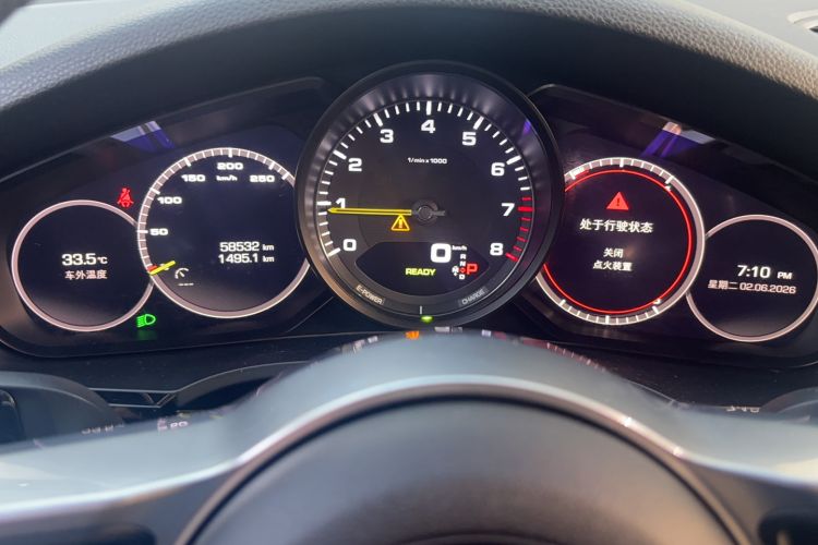 Used Porsche Cayenne E-Hybrid 2019 Cayenne E-Hybrid 2.0T Odometer Close Up
