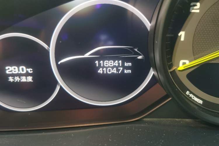 Used Porsche Cayenne E-Hybrid 2019 Cayenne E-Hybrid 2.0T Odometer Close Up
