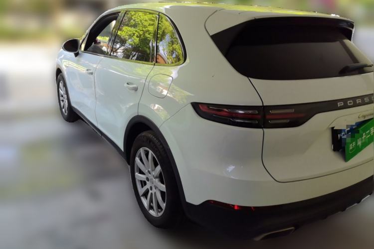 Used Porsche Cayenne E-Hybrid 2019 Cayenne E-Hybrid 2.0T Rear Left 45 Deg