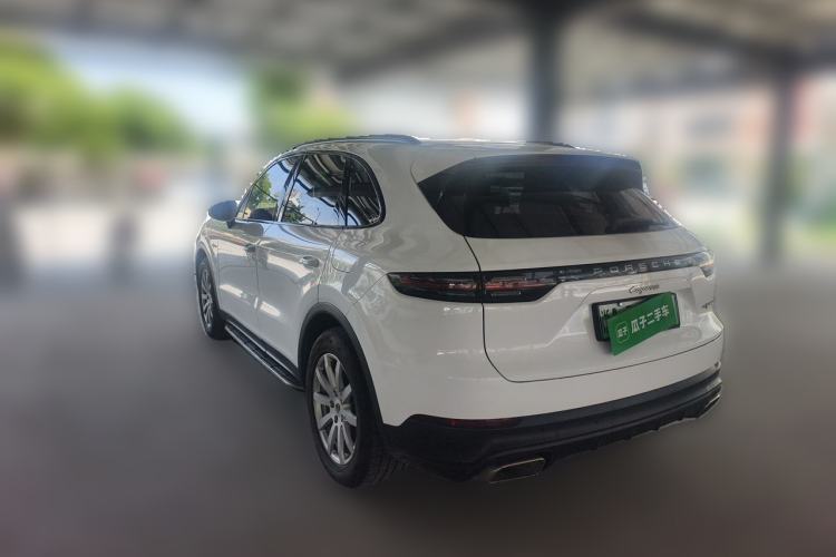 Used Porsche Cayenne E-Hybrid 2019 Cayenne E-Hybrid 2.0T Rear Left 45 Deg