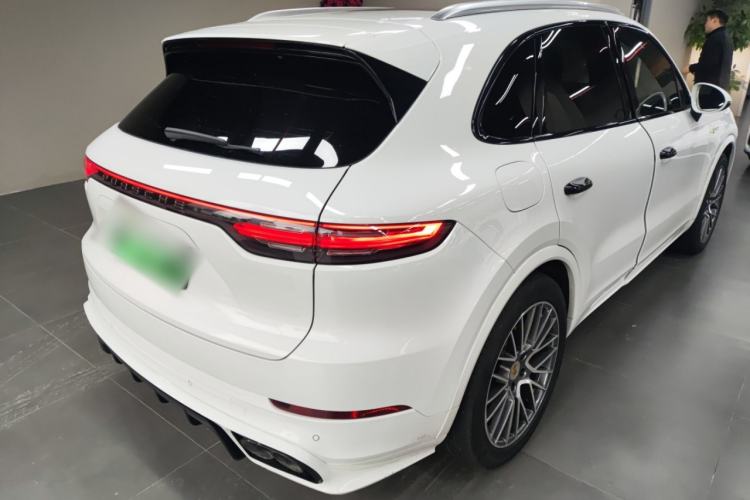 Used Porsche Cayenne E-Hybrid 2019 Cayenne E-Hybrid 2.0T Rear Right 45 Deg