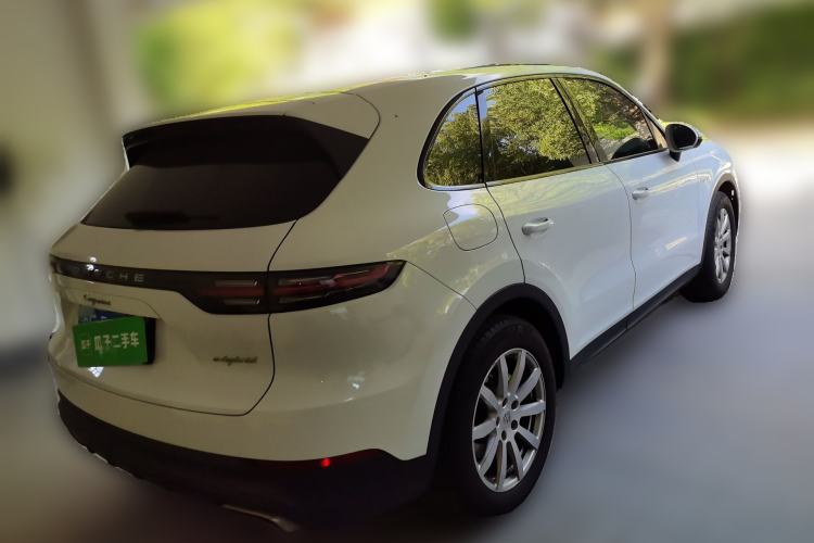 Used Porsche Cayenne E-Hybrid 2019 Cayenne E-Hybrid 2.0T Rear Right 45 Deg