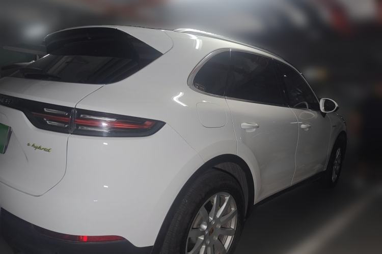 Used Porsche Cayenne E-Hybrid 2019 Cayenne E-Hybrid 2.0T Rear Right 45 Deg