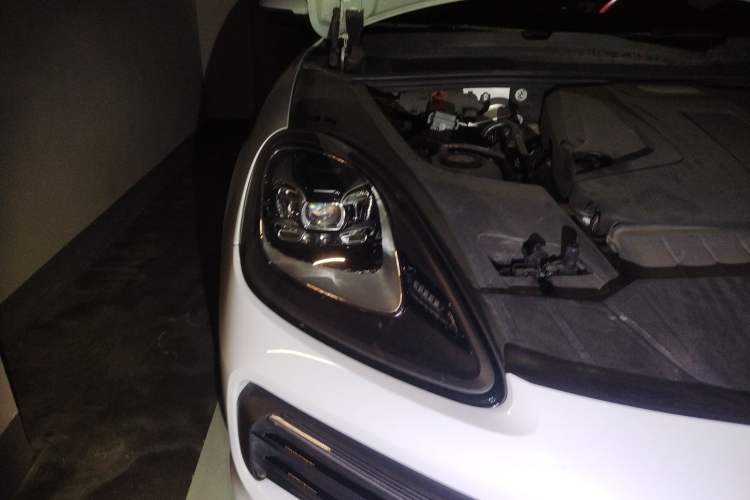Used Porsche Cayenne E-Hybrid 2019 Cayenne E-Hybrid 2.0T Right Front Headlight