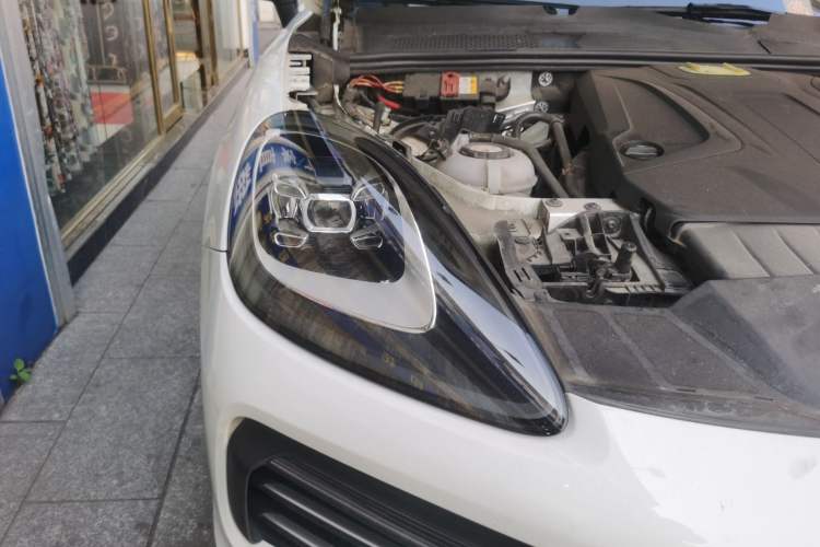 Used Porsche Cayenne E-Hybrid 2019 Cayenne E-Hybrid 2.0T Right Front Headlight